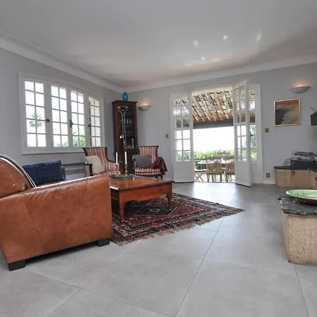 In With Private Swimming Pool, Be Inside Or Outside *